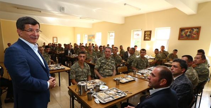 Başbakan Davutoğlu'ndan Dağlıca'ya bayram ziyareti