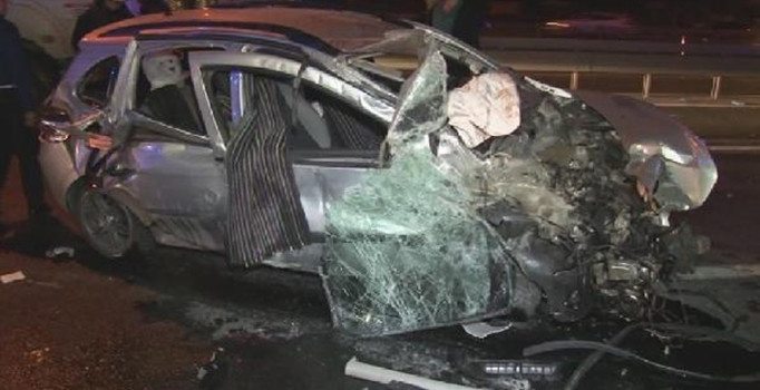 Zeytinburnu'nda trafik kazası: 1 ölü, 2 yaralı