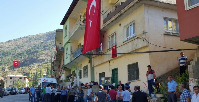 Şehit Uzman Çavuş Ali Çakar'ın Adana'daki evinde yas var