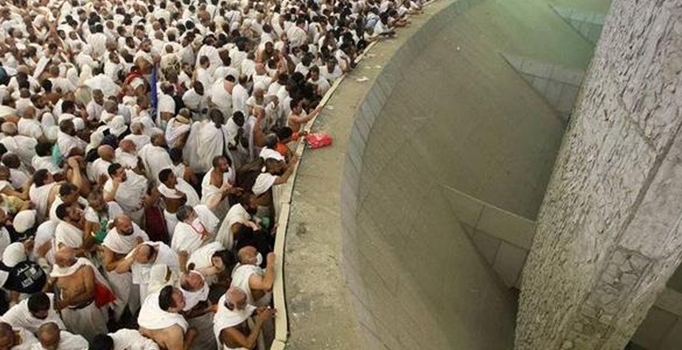 Hac'taki izdiham neden yaşandı? Mina faciası nasıl meydana geldi?