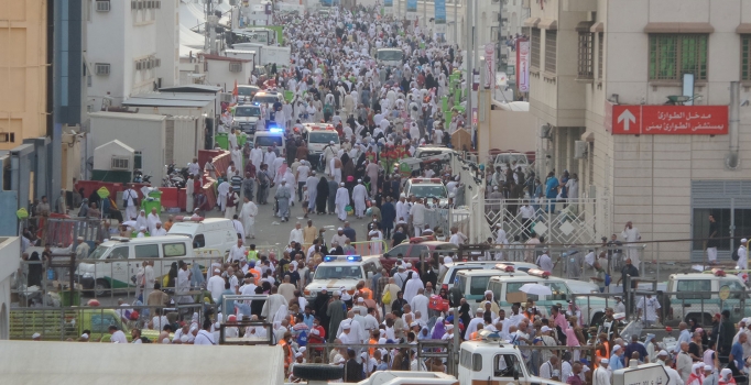Mina'daki faciadan kurtulan Türk hacılar izdihamı anlattı!