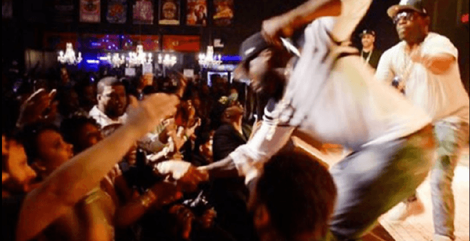 ABD'li rapçi 50 Cent kadın hayranını yumrukladı