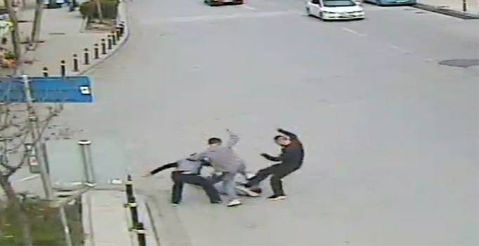 Kadıköy'de apartman görevlisini döverek öldürdüler