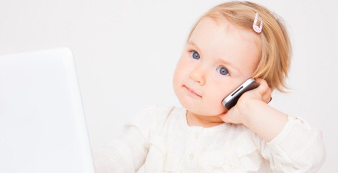 Dokunmatik ekranlarla vakit geçiren bebekler daha az uyuyor