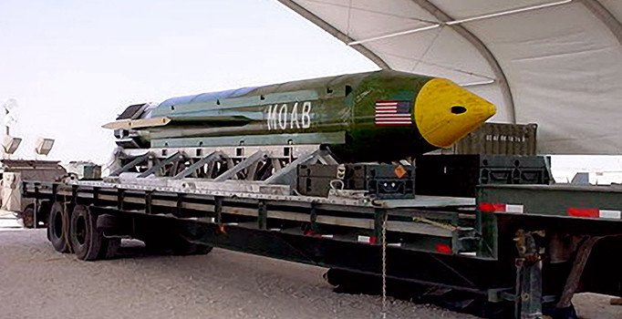 ABD'nin en büyük bombayla vurduğu operasyonda 38 kişi öldü | MOAB (GBU-43) nedir?