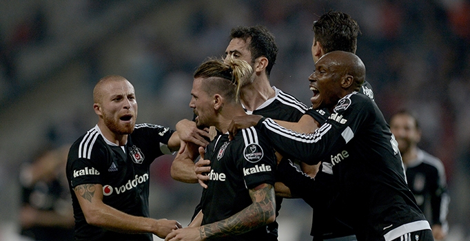 Beşiktaş Fenerbahçe'yi 3-2 mağlup etti