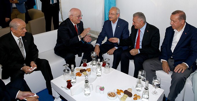 16 Nisan referandumunda liderler nerede oy kullanacak?