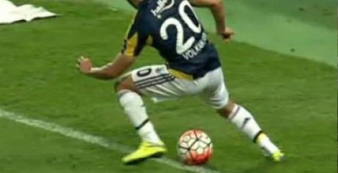 Beşiktaş Fenerbahçe derbisinde tartışmalı gol