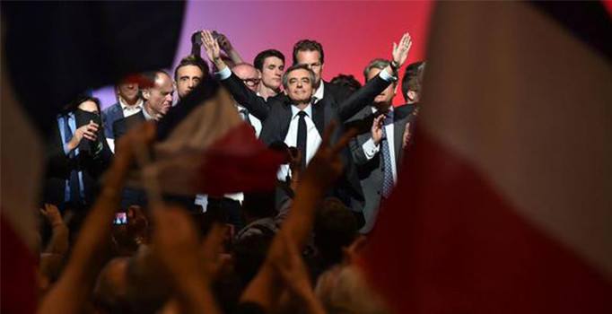 Fransa'da ilginç seçim mitingi; 3 kişi salondan atıldı