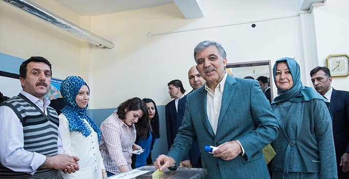 Abdullah Gül oyunu İstanbul'da kullandı