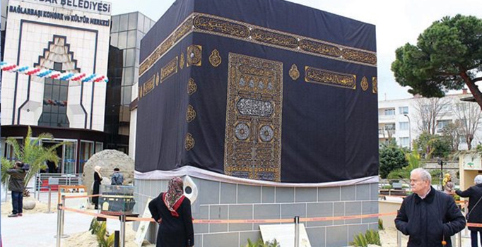 Kabe maketi kaldırıldı