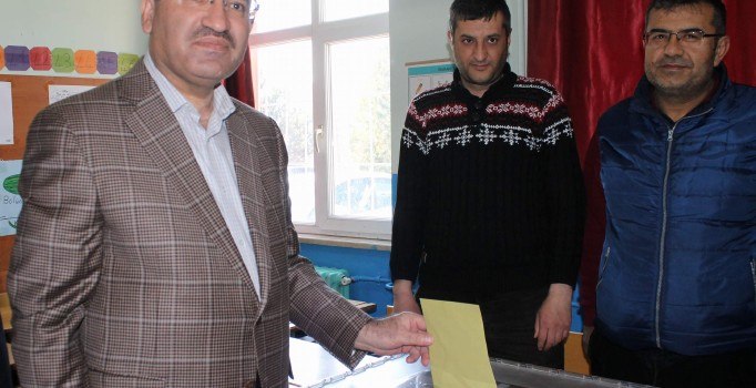 Adalet Bakanı Bozdağ oyunu kullandı