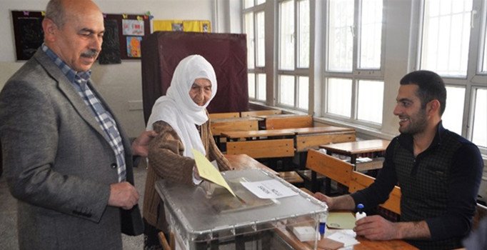 100 yaşında sandığa gitti | Batman haberleri