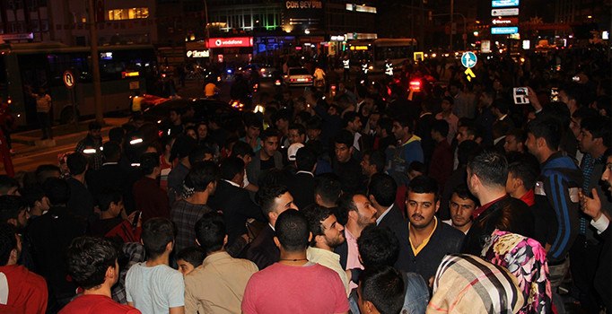 Şampiyon ilçeden havai fişekli kutlama