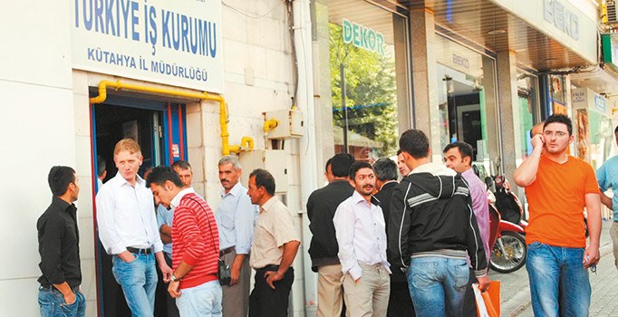Her 4 gençten 1’i işsiz
