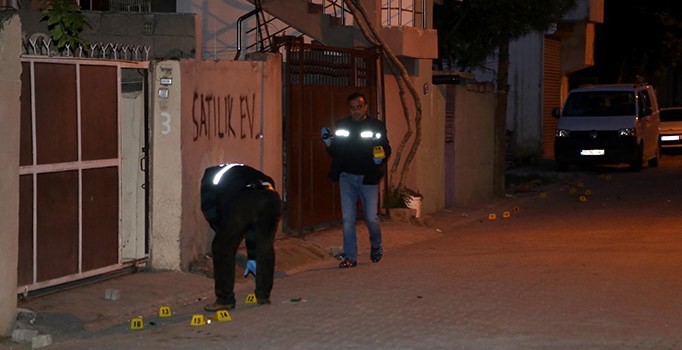 Yüreğir'de silahlı kavga: 1 ölü 2'si ağır 5 yaralı | Adana haberleri