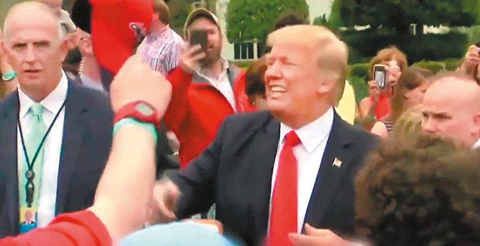 Şakasına gülünmeyen başkan