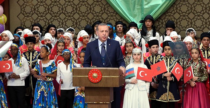 Cumhurbaşkanı Erdoğan'dan çocuklara Nazım Hikmet'in şiirini okudu
