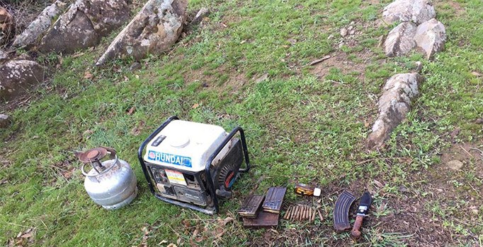 Şemdinli'de mağarada mühimmat ele geçirildi