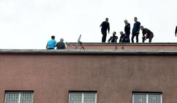 Trabzon'da taburcu olmak istemeyen asker intihara kalkıştı