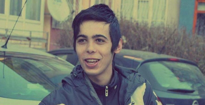 Sivas'ta 22 yaşındaki genç evinde ölü bulundu