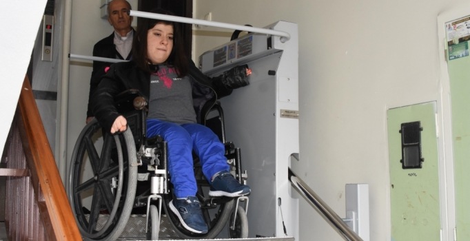 Cumhurbaşkanı Erdoğan'dan engelli yüzme rekortmeni Özge'ye 'asansör' desteği