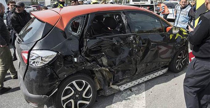 TEM'de feci kaza: Trafik kilitlendi | Son dakika haberler