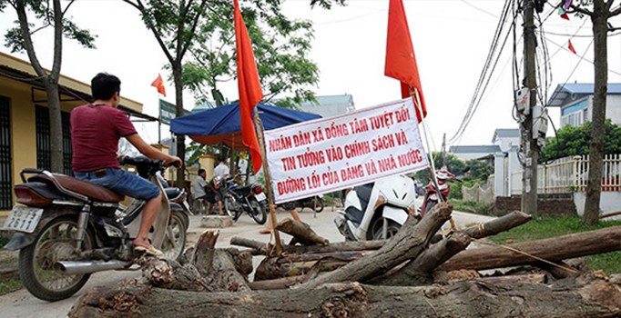 Vietnam'da polisleri rehin alan köylüleri ikna çabaları sürüyor