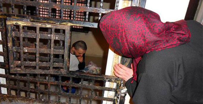 Oğlu için evini cezaevine çevirdi