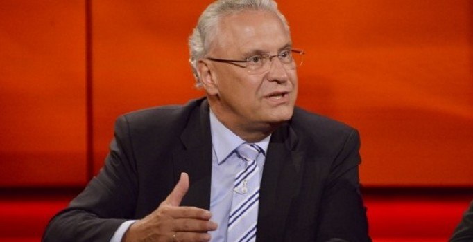 Almanya ile Avusturya arasındaki sınır kontrolleri yıl sonuna kadar devam edecek