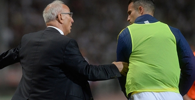 Van Persie'ye yapılan hareketin cezası belli oldu