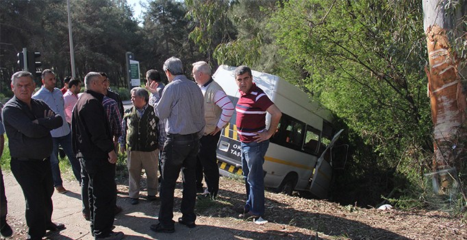 Adana'da öğrenci servisi kaza yaptı: 18 yaralı | Son dakika haberleri