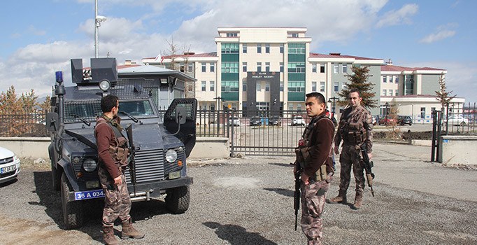 Kars'ta 41 asker yargıç karşısında