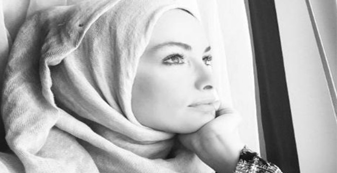 Gamze Özçelik'ten tesettürlü paylaşım