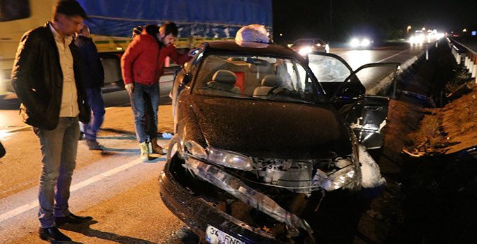 Sakarya'da trafik kazası : 3 yaralı