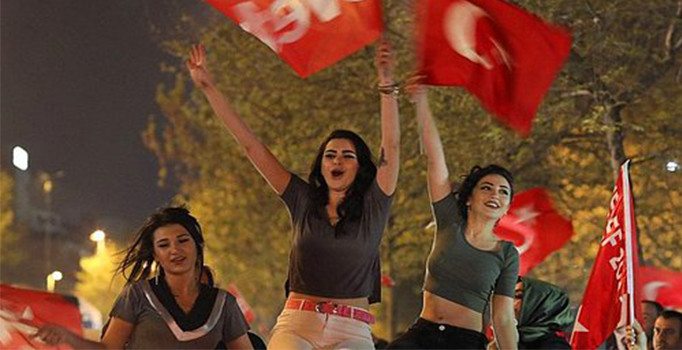 Recep Sazkaya: Seçmen ‘Türkiye’nin iyiliğini dikkate alın’ dedi