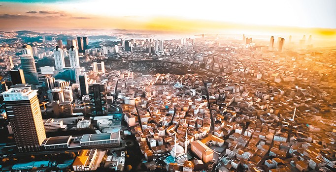 Marmara ve Akdeniz konutta geriliyor