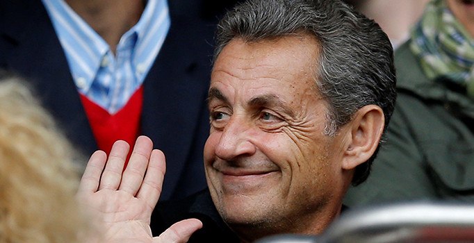 Sarkozy, Le Pen'e karşı Macron dedi