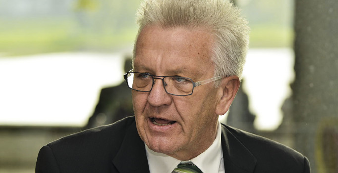 Başörtüsüne karşı yeni yasa