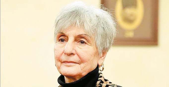 Akif’in torunu dedesinin sesinin peşinde