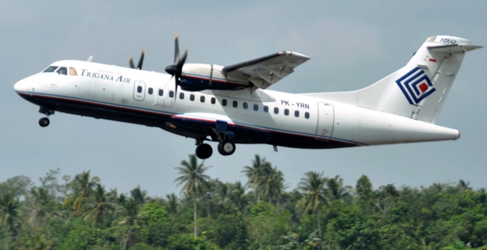 Endonezya'da uçak kayboldu