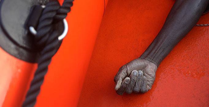 Akdeniz'de 'göçmen kurtaran' STK'larda insan tacirleriyle irtibat şüphesi