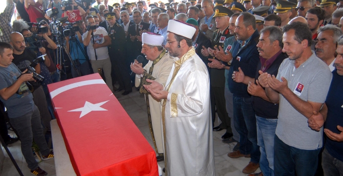 Silvan şehidi Uzman Çavuş Sinan Uçan İzmir'de toprağa verildi