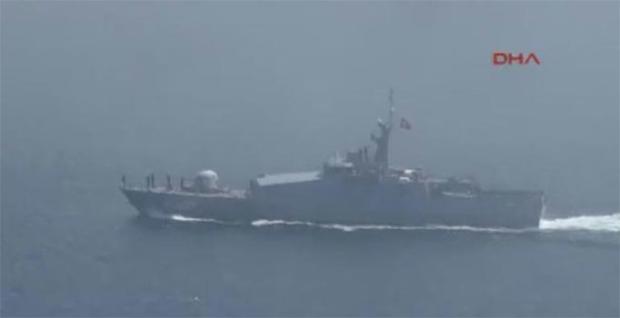 Karadeniz'de Rus savaş gemisi ile canlı hayvan gemisi çarpıştı