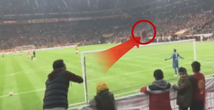 Volkan Demirel'e cep telefonu atan taraftar yakalandı