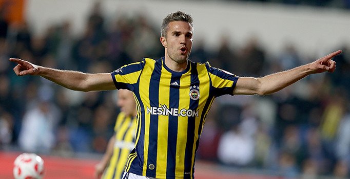 Van Persie'den Mahmut Tekdemir'e "özür çiçeği"