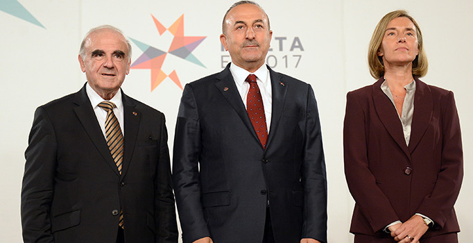 Çavuşoğlu'ndan 'Sonuçlara saygı duyuyoruz' diyen AB'ye: Türkiye her fasılı açmaya hazır