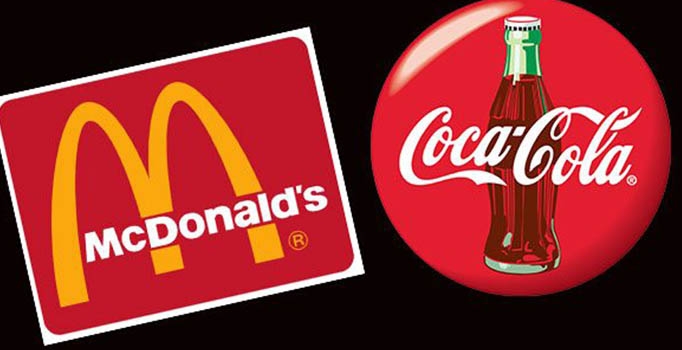 Coca-Cola ve McDonald's, Blatter'i istifaya davet etti