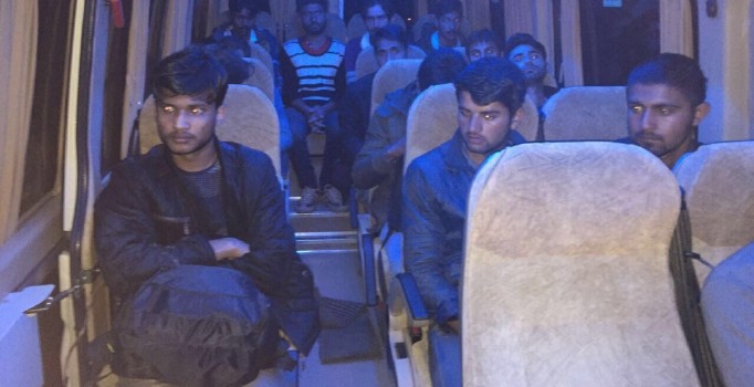 Keşan'da 14 Pakistanlı kaçak yakalandı | Edirne haberleri