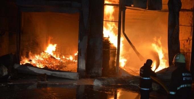 Karabük'te sebze ve meyve halinde yangın